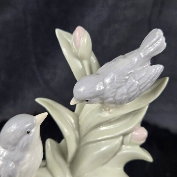 Porcelain Music Box Two Birds Perched on Greenery Green Blue Cream Vintage - Picture 13 of 15